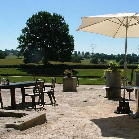 Domaine De La Madeleine Bed & Breakfast Ygrande ภายนอก รูปภาพ