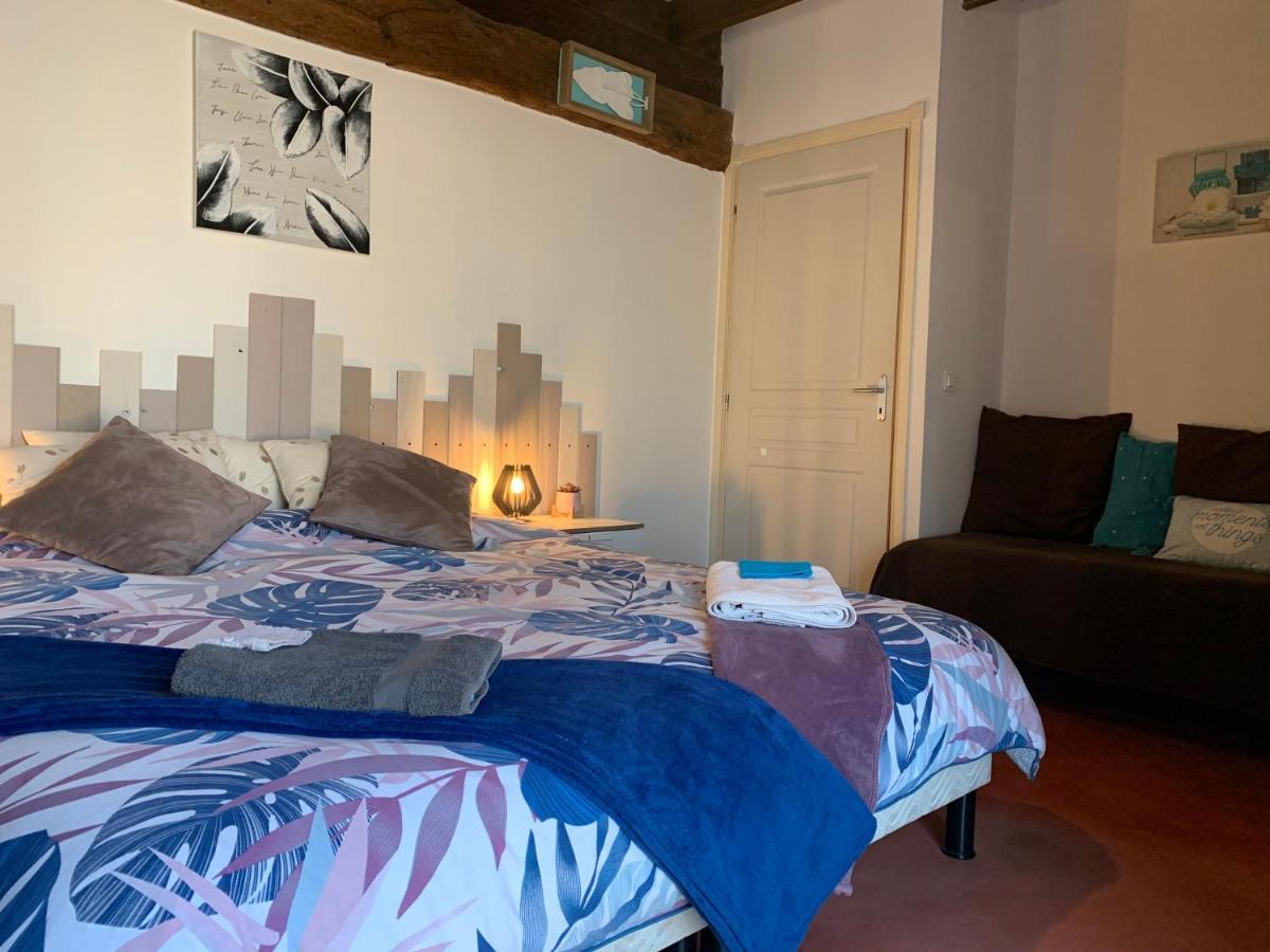 Domaine De La Madeleine Bed & Breakfast Ygrande ภายนอก รูปภาพ