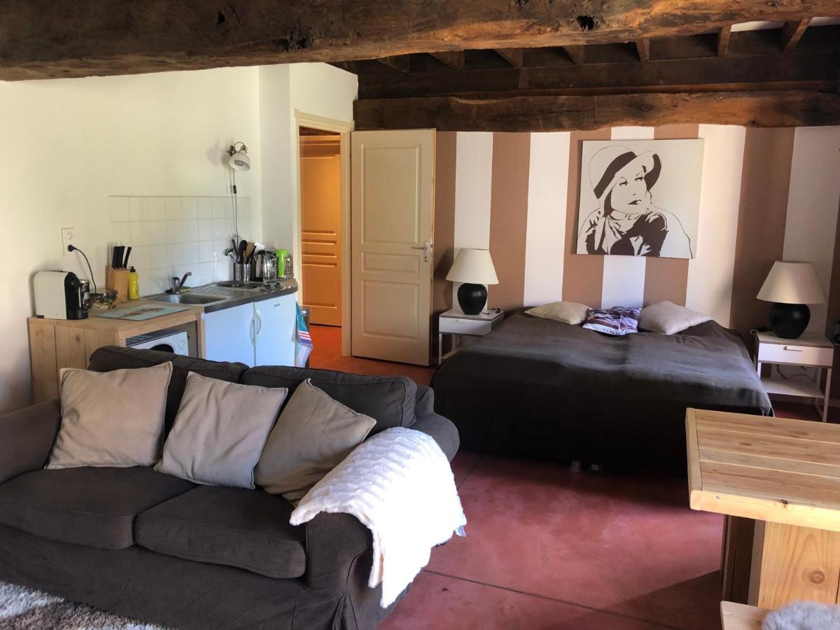 Domaine De La Madeleine Bed & Breakfast Ygrande ภายนอก รูปภาพ